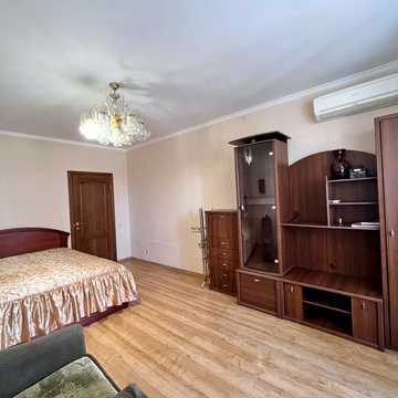 Миколи Голего вул. (Лебедєва-Кумача), 5