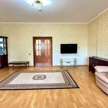 Євгена Коновальця вул. (Щорса), 32-А