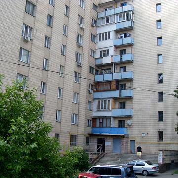 Віктора Ярмоли вул., 6/8