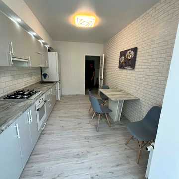 Запорізьке шосе, (Будинок 13)