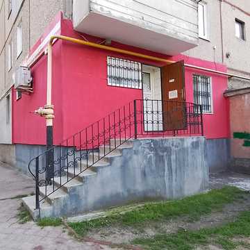 Державності вул., 30