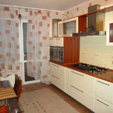 Академіка Лазаренка вул., 48-А