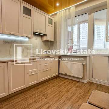 Драгоманова вул., 6/1