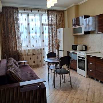 Вінстона Черчилля вул. (Червоноткацька), 43