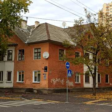 Юрія Поправки вул. (Миколи Лебедєва), 10/19