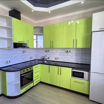 Середньофонтанська вул., 35