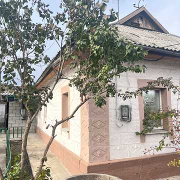 Озерна, 6