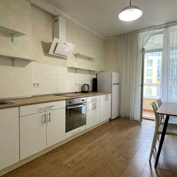 Кадетський Гай вул., 8