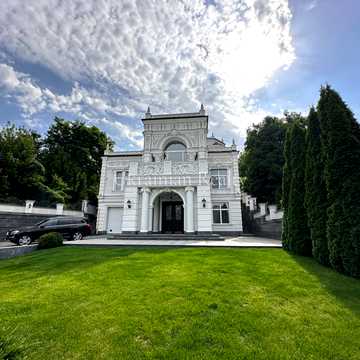 Редутна вул., 37