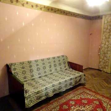 Будівельників вул., 4