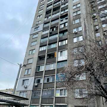 Академіка Янгеля вул., 21