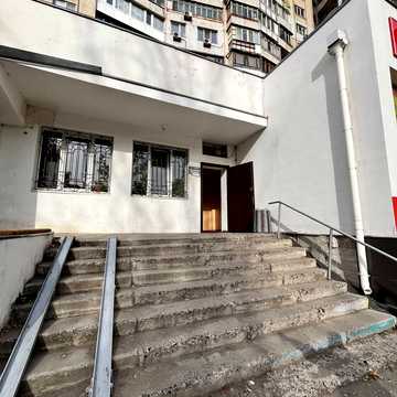Академіка Заболотного вул., 12
