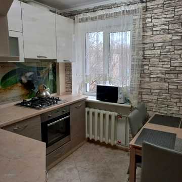 Середньофонтанська вул., 34