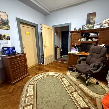Капушанська вул., 111