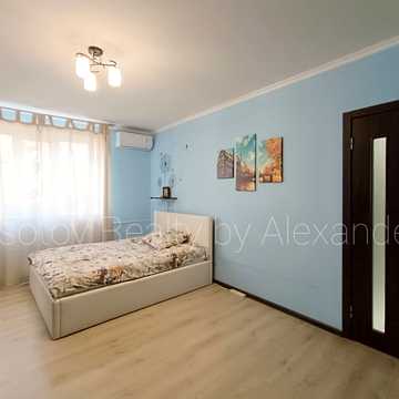 Середньофонтанська вул., 30а