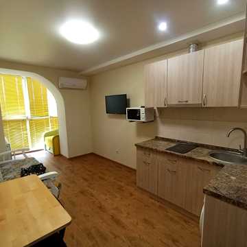 Миколаївська дорога вул., (Будинок 1)