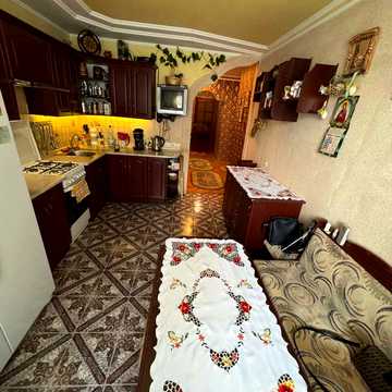 Вишневецького бульв., 1
