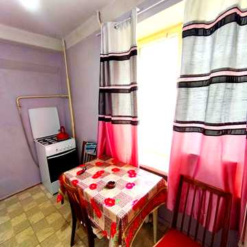 Дмитрівська вул., 96-98