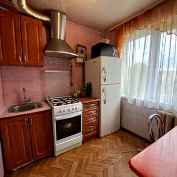 Степана Бандери вул. (Костенка), 25