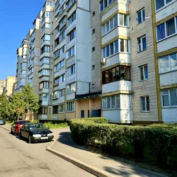 Прилужна вул., 10