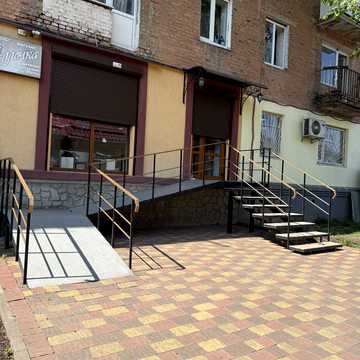 Грушевського, 160