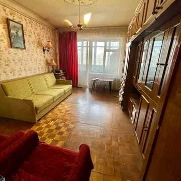 Олександра Поля просп. (Кірова), 1/9