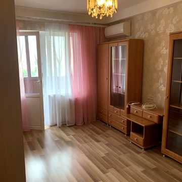 Саперне Поле вул., 45