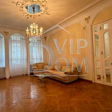 Пироговська вул., 3