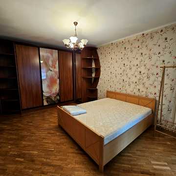 Йорданська вул. (Лайоша Гавро), 11-Б