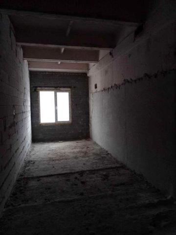 Продам квартиру-студию в сданном и заселённом новострое мегадёшево.