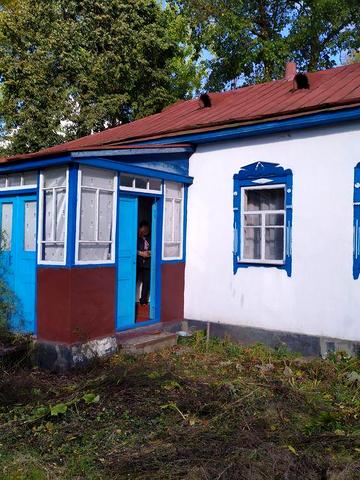 Будинок з ділянкою 100 соток