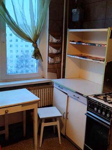 сдам 3-х комнатную квартиру за кинотеатром ПОЗНАНЬ