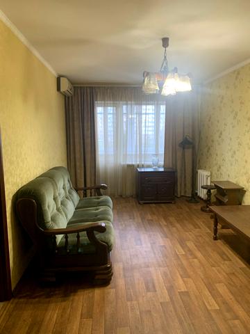 Автозаводська вул., 44