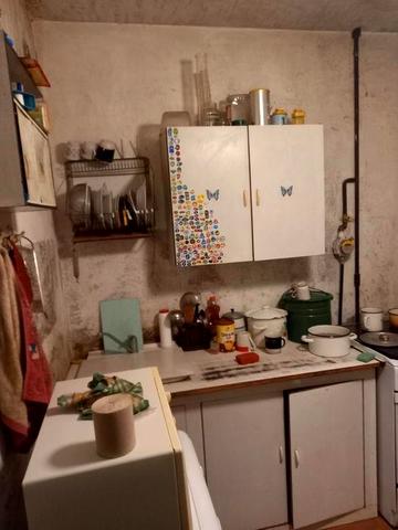 Продається 3-ох кімнатна квартира біля М.Мінська