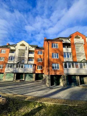 Продаю двохрівневу трьохкімнатну квартиру в м.Чортків.