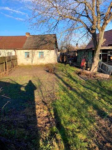 ПIв будинку з цегли