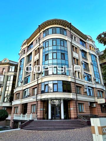 Парк Перемоги, пров.Першотравневий 7, 106м2