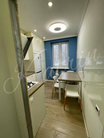 Леоніда Каденюка вул. (Космонавта Волкова), 10