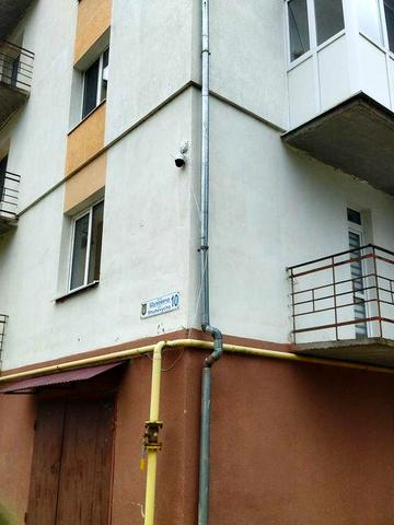 Продається 3-кімнатна квартира 92 кв.м + гараж 25 кВ.м в місті Долина.