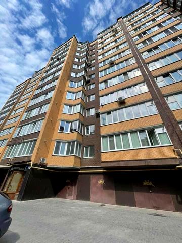 Івана Франка пров., 8/1