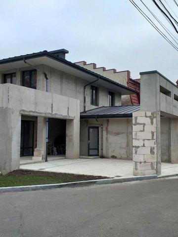 Тіниста вул., 16