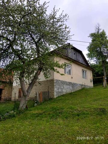 Продаж будинку 70 кв. м.Три кімнати. Потребує ремонту.