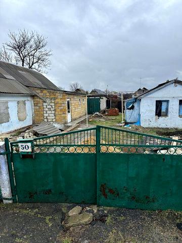 Продаю хату в центрі