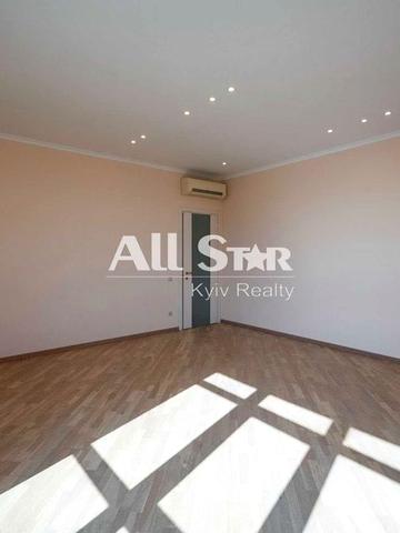 Продажа 4к квартиры в Киеве, Кловский спуск, 7 Без комиссии