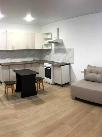 Домбровського вул., 75