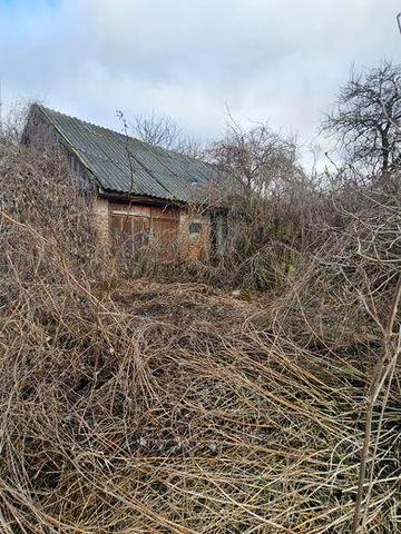 Будинок з земельною ділянкою