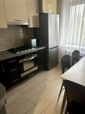 Любарська вул., 4