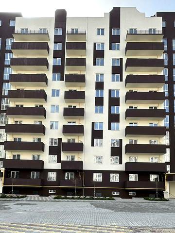 Леоніда Каденюка вул., 11