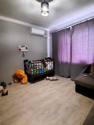 Продам двокімнатну квартиру великої площі. Новожанове.