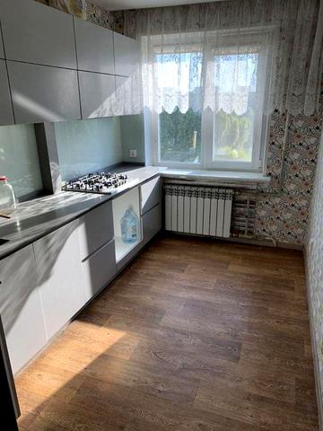 Продам 3 комнатную квартиру на Красном Камне